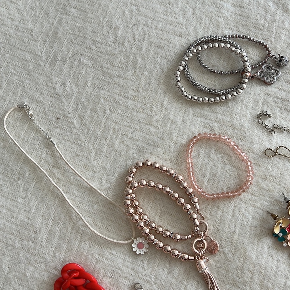 Jewelry bundle - Picture 9 of 16